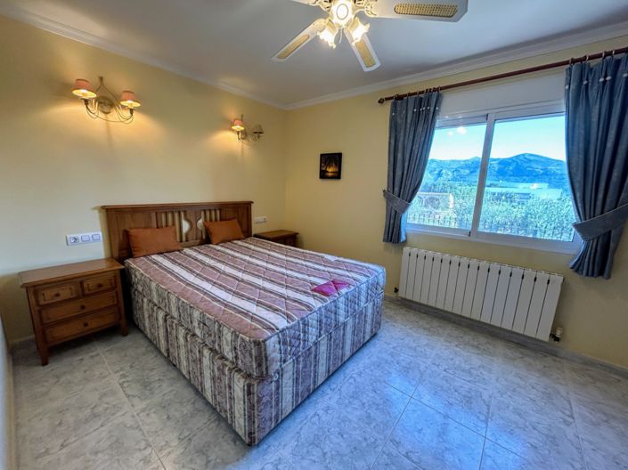 Image No.20-3 Bed Villa for sale