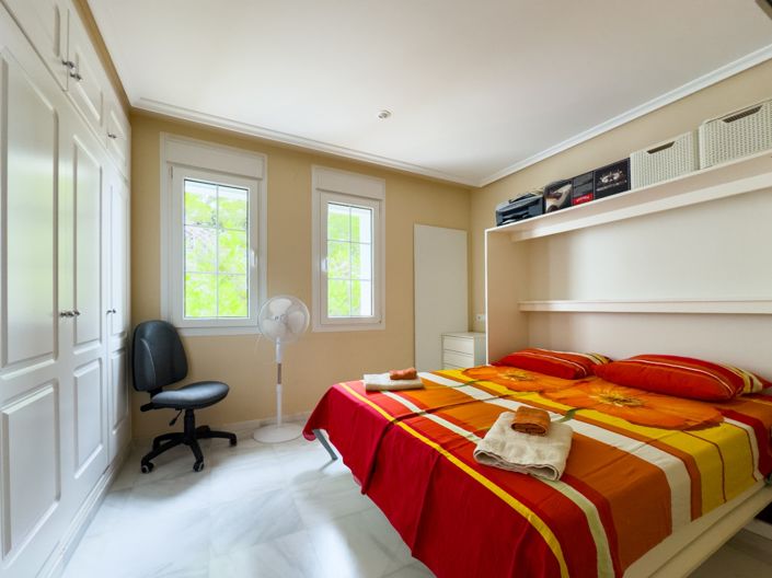 Image No.20-3 Bed Apartment for sale
