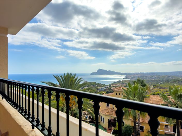 Image No.25-3 Bed Apartment for sale