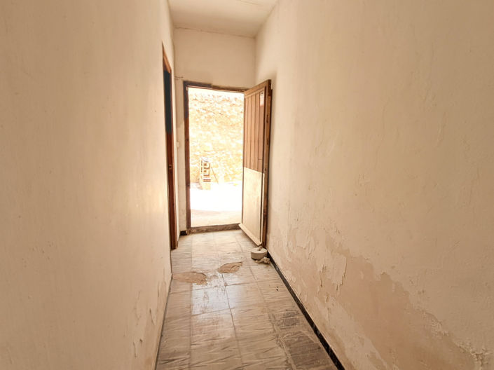 Image No.13-4 Bed Townhouse for sale