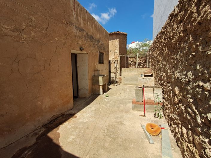Image No.16-4 Bed Townhouse for sale