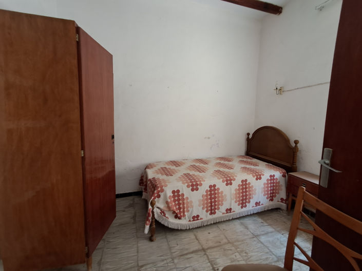 Image No.24-4 Bed Townhouse for sale