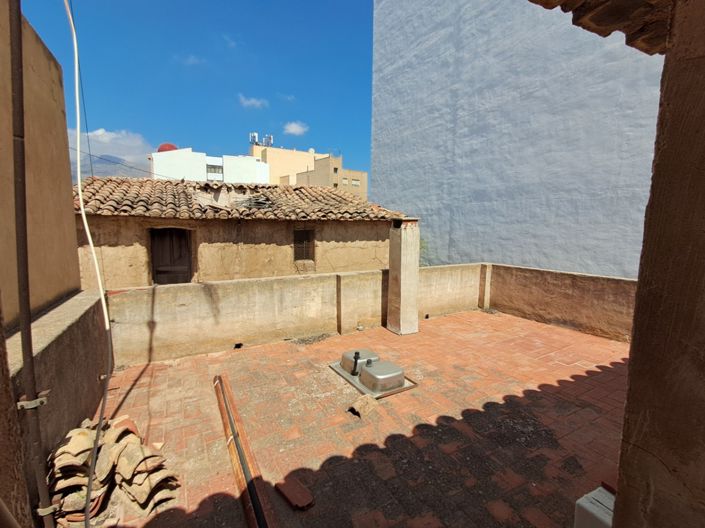 Image No.32-4 Bed Townhouse for sale