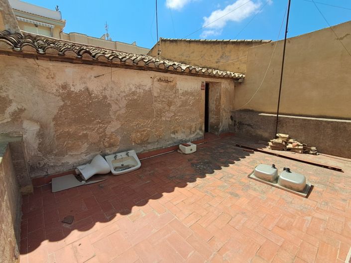 Image No.36-4 Bed Townhouse for sale