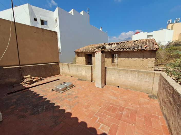Image No.37-4 Bed Townhouse for sale