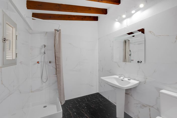 Image No.25-5 Bed Villa for sale