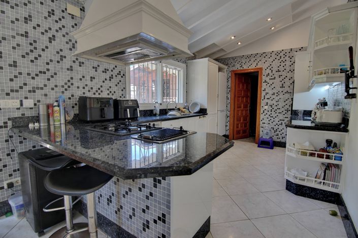 Image No.10-3 Bed Villa for sale
