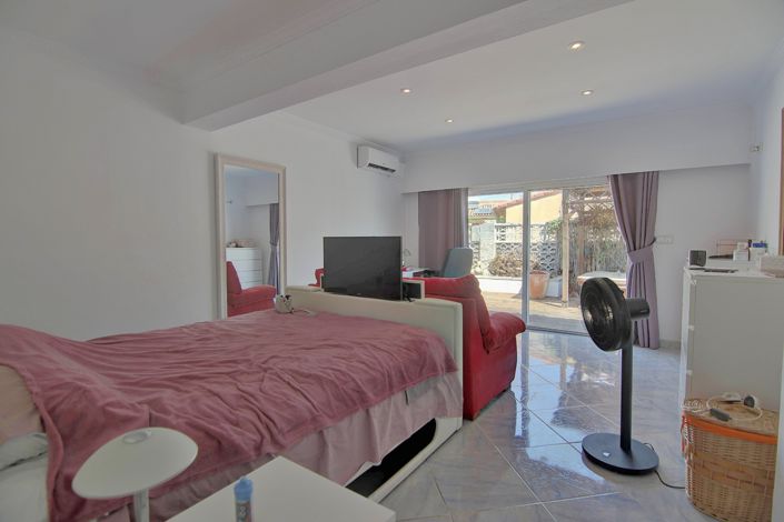 Image No.12-3 Bed Villa for sale