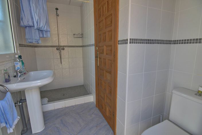 Image No.26-3 Bed Villa for sale