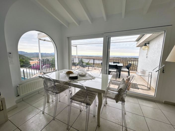 Image No.2-4 Bed Villa for sale