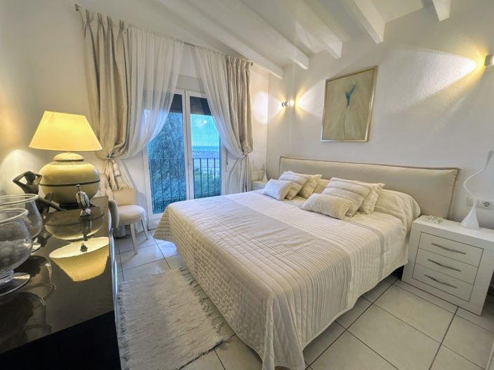 Image No.9-4 Bed Villa for sale