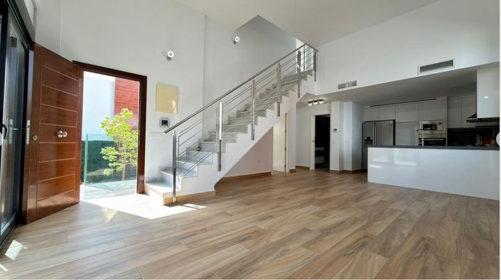 Image No.2-3 Bed Villa for sale