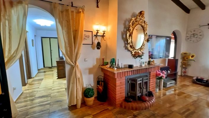 Image No.6-4 Bed Villa for sale