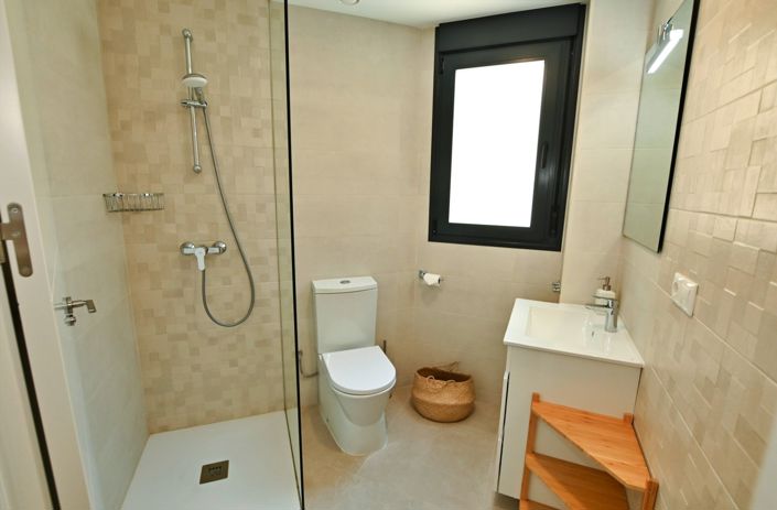 Image No.16-2 Bed Apartment for sale