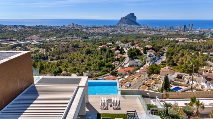 Image No.2-4 Bed Villa for sale