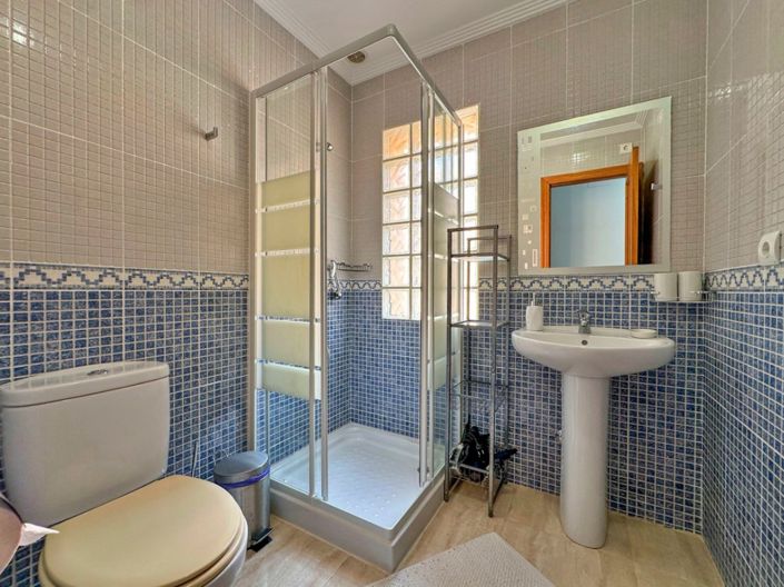 Image No.17-3 Bed Villa for sale