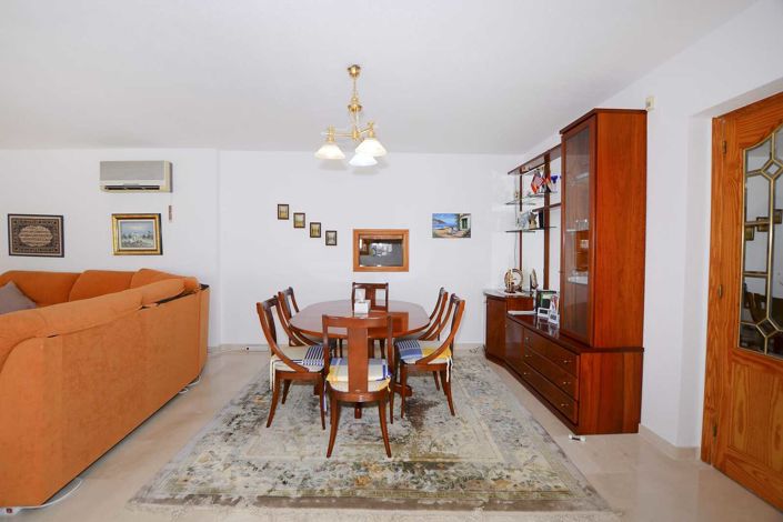 Image No.17-7 Bed Villa for sale