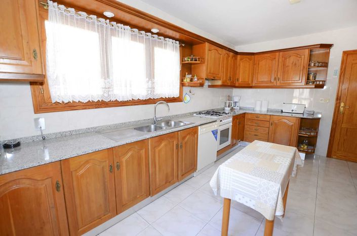 Image No.20-7 Bed Villa for sale