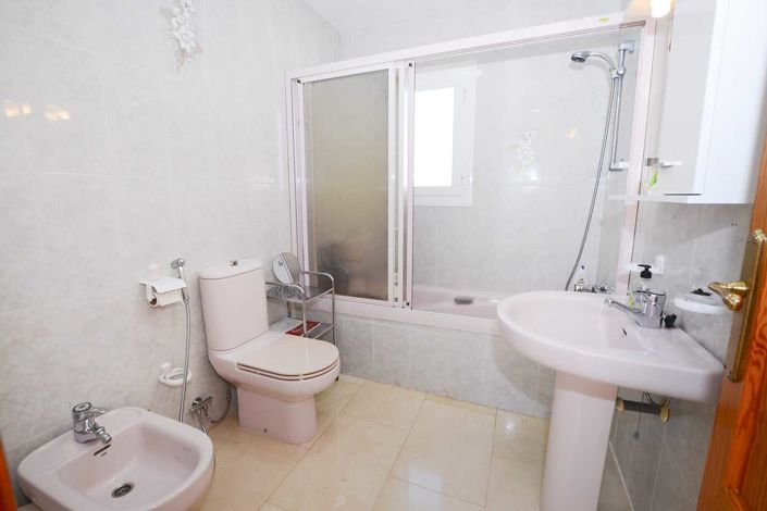 Image No.42-7 Bed Villa for sale