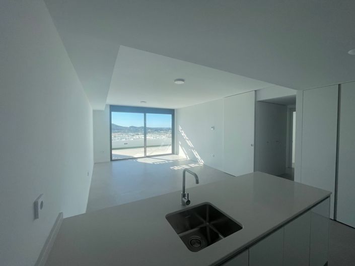Image No.20-2 Bed Apartment for sale
