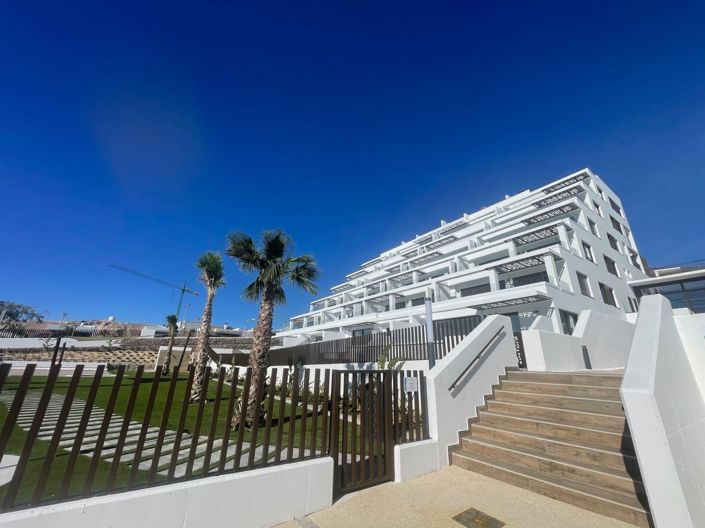 Image No.8-2 Bed Apartment for sale