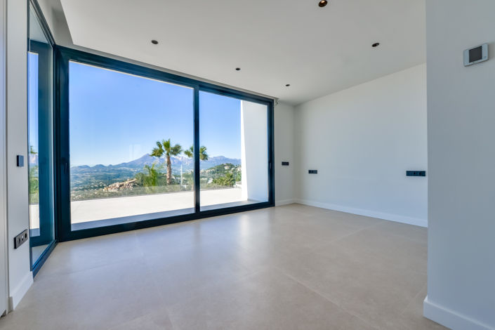Image No.28-4 Bed Villa for sale