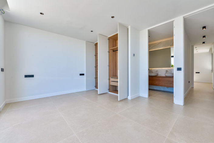 Image No.30-4 Bed Villa for sale