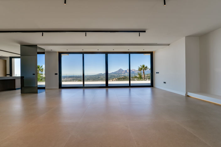Image No.7-4 Bed Villa for sale