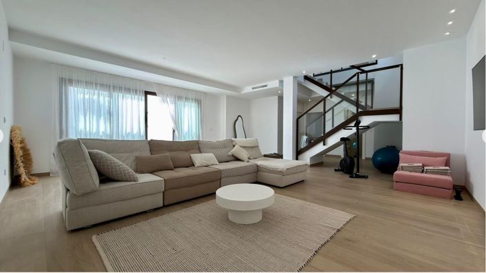 Image No.15-5 Bed Villa for sale