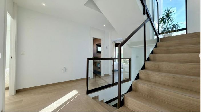 Image No.21-5 Bed Villa for sale