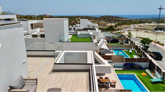Image No.10-3 Bed Villa for sale
