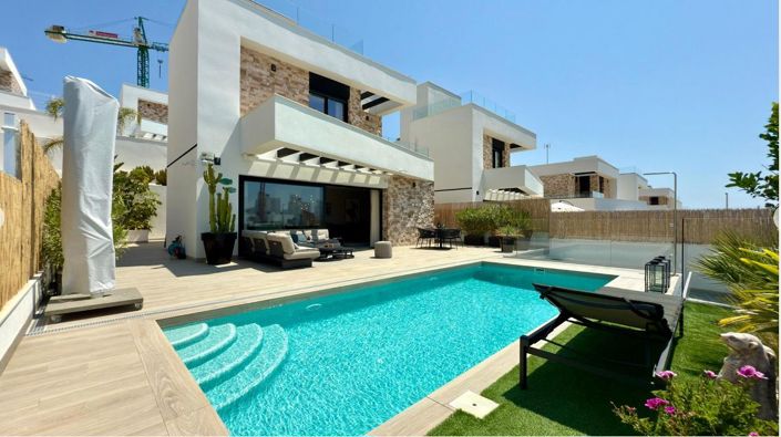 Image No.7-3 Bed Villa for sale
