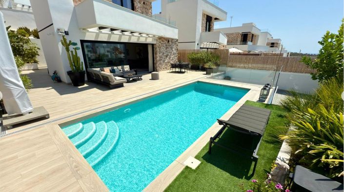 Image No.9-3 Bed Villa for sale