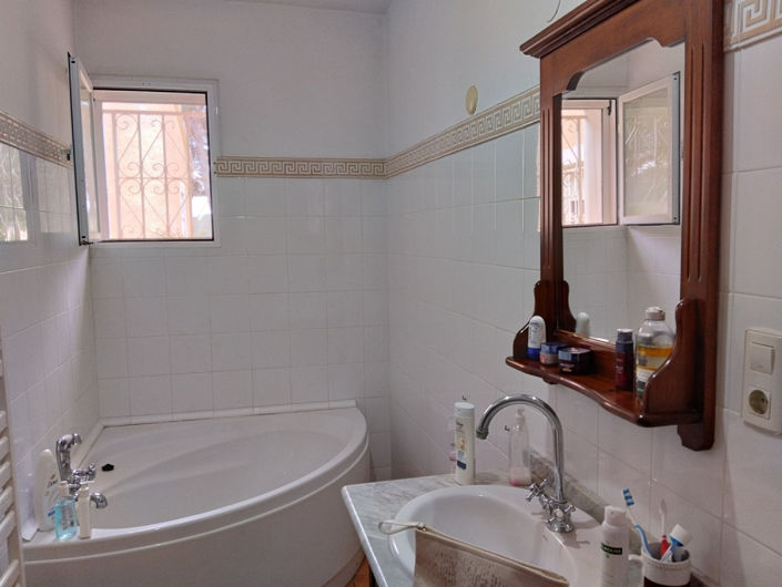 Image No.4-4 Bed Villa for sale