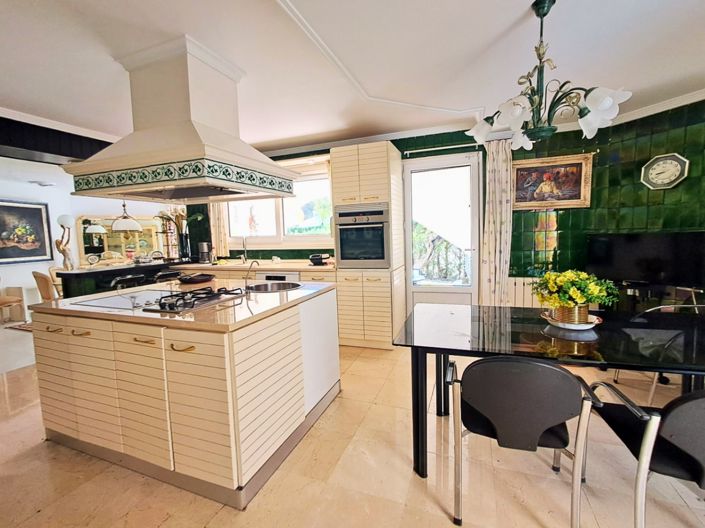 Image No.21-5 Bed Villa for sale
