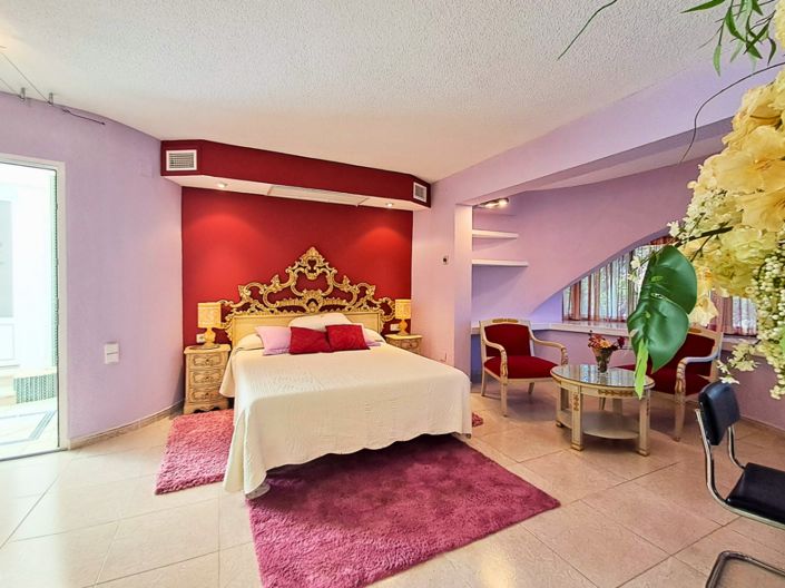Image No.28-5 Bed Villa for sale