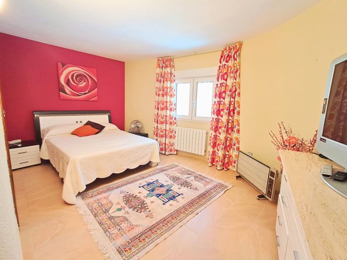 Image No.33-5 Bed Villa for sale