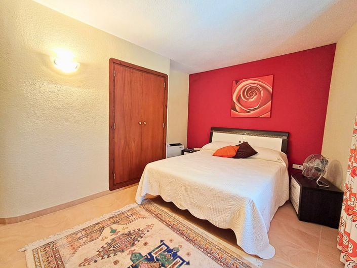 Image No.34-5 Bed Villa for sale