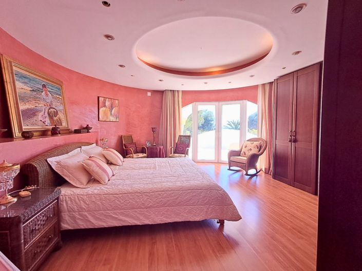 Image No.43-5 Bed Villa for sale