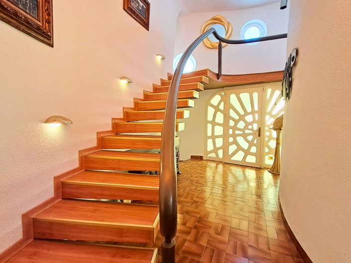 Image No.8-5 Bed Villa for sale