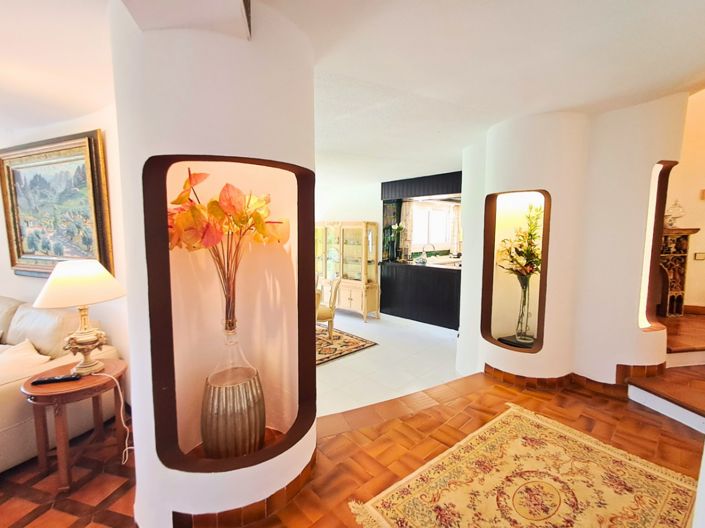 Image No.9-5 Bed Villa for sale