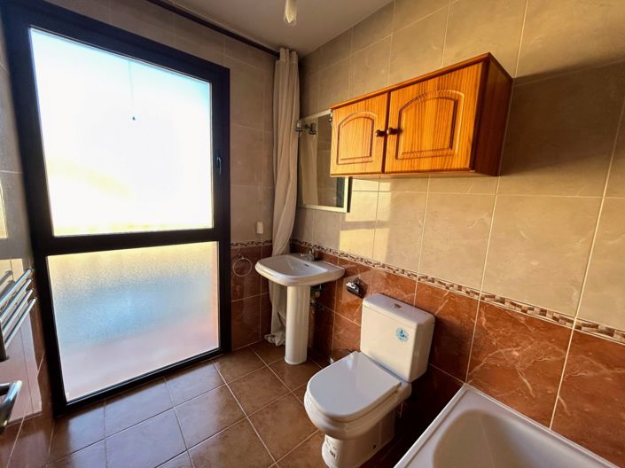 Image No.10-3 Bed Townhouse for sale
