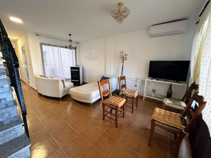 Image No.4-3 Bed Townhouse for sale