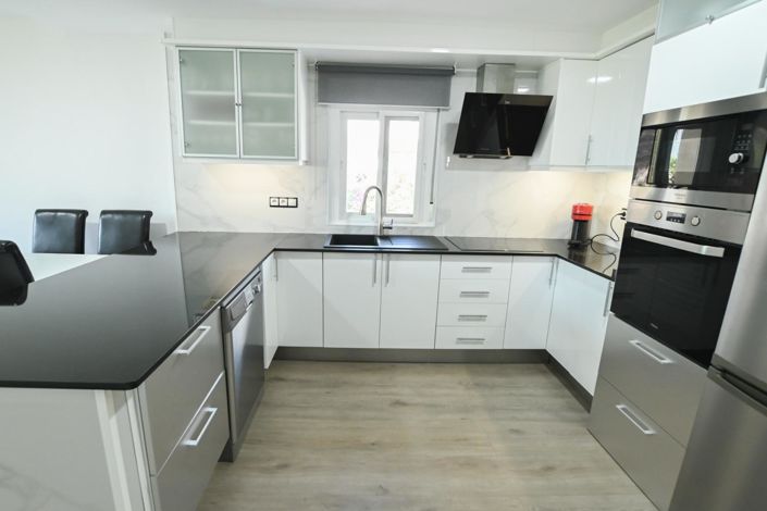 Image No.17-7 Bed Villa for sale