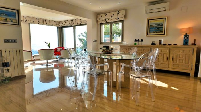 Image No.8-8 Bed Villa for sale