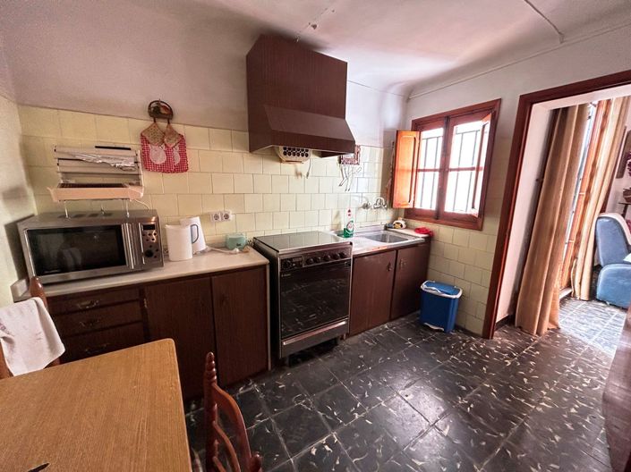 Image No.18-4 Bed Townhouse for sale