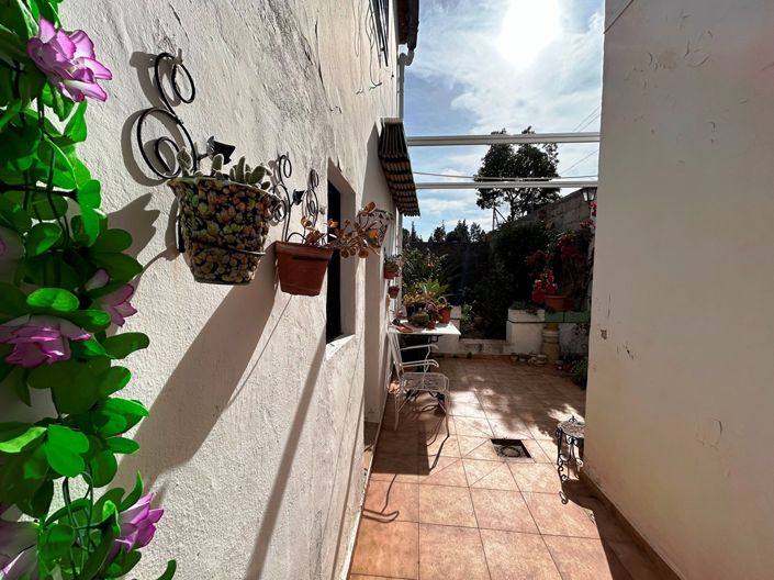 Image No.19-4 Bed Townhouse for sale