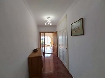 5bedroomvillainjaveawithlargegarageandworksho