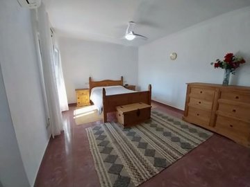 5bedroomvillainjaveawithlargegarageandworksho