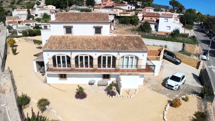 Image No.2-5 Bed Villa for sale